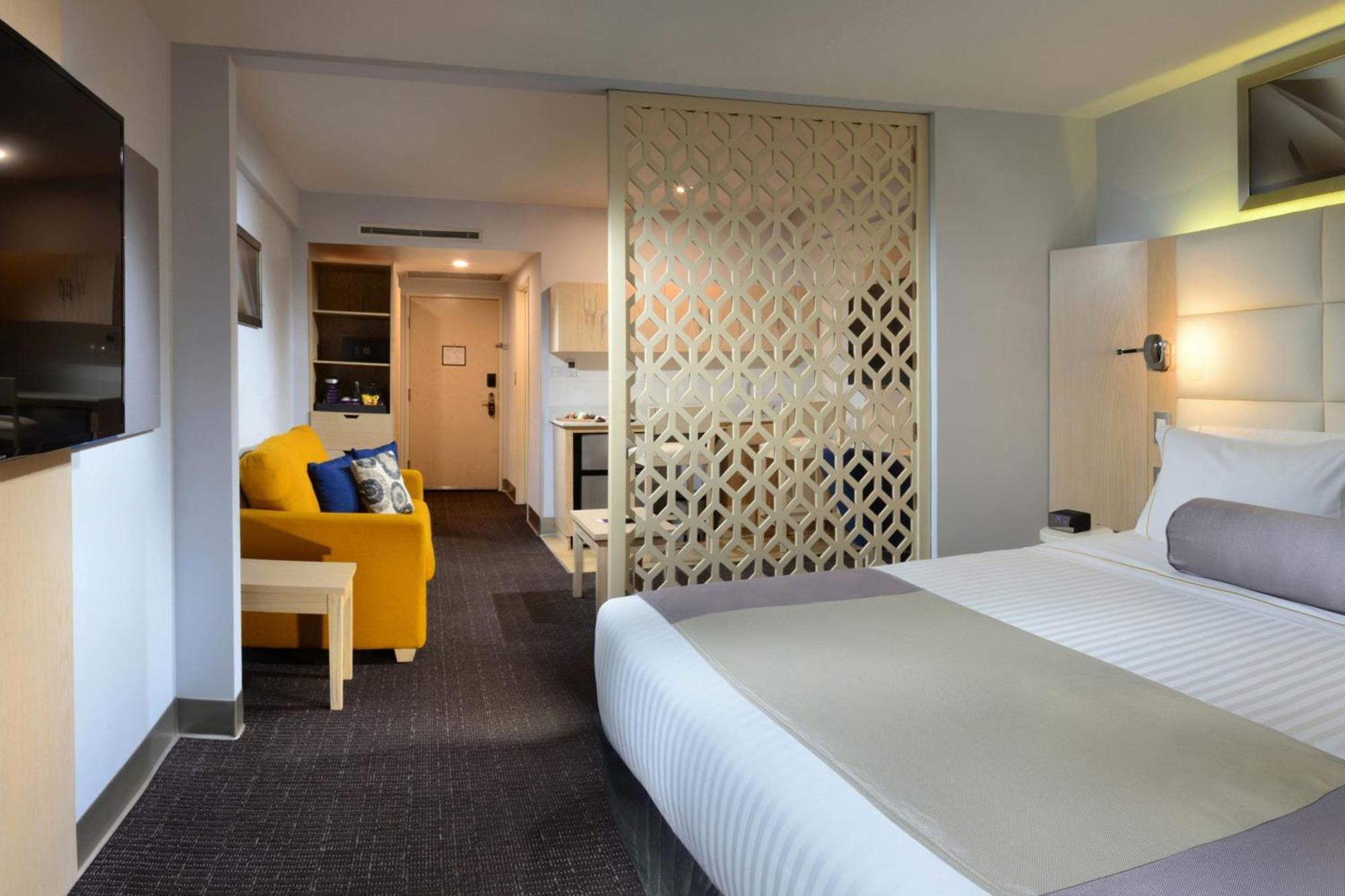 HS HOTSSON Hotel Puebla Buitenkant foto