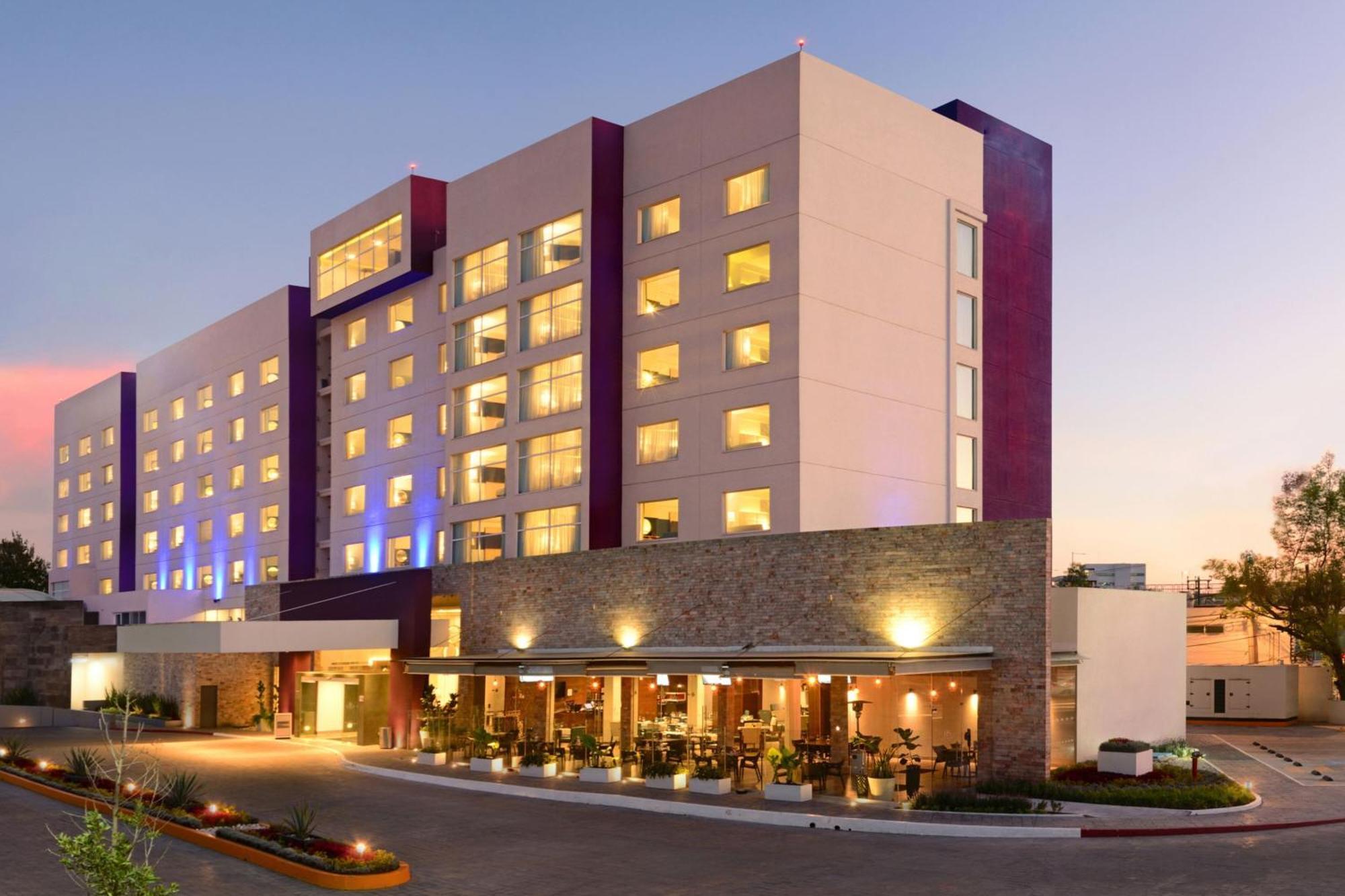 HS HOTSSON Hotel Puebla Buitenkant foto